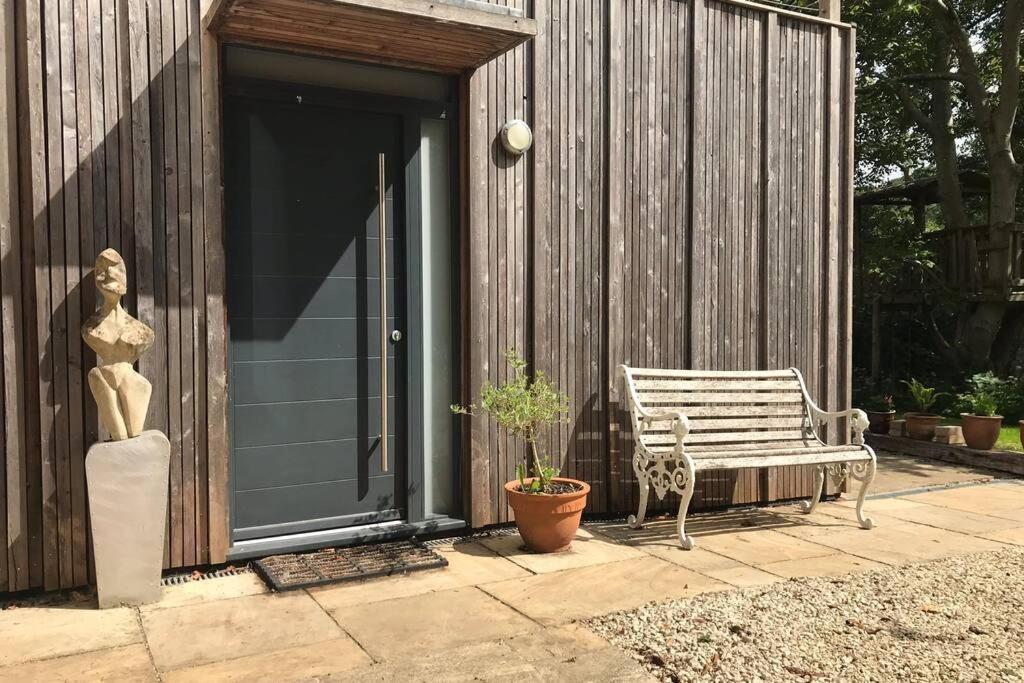 דירות Garden Hideaway, Self-Contained, Edge Of באת' מראה חיצוני תמונה