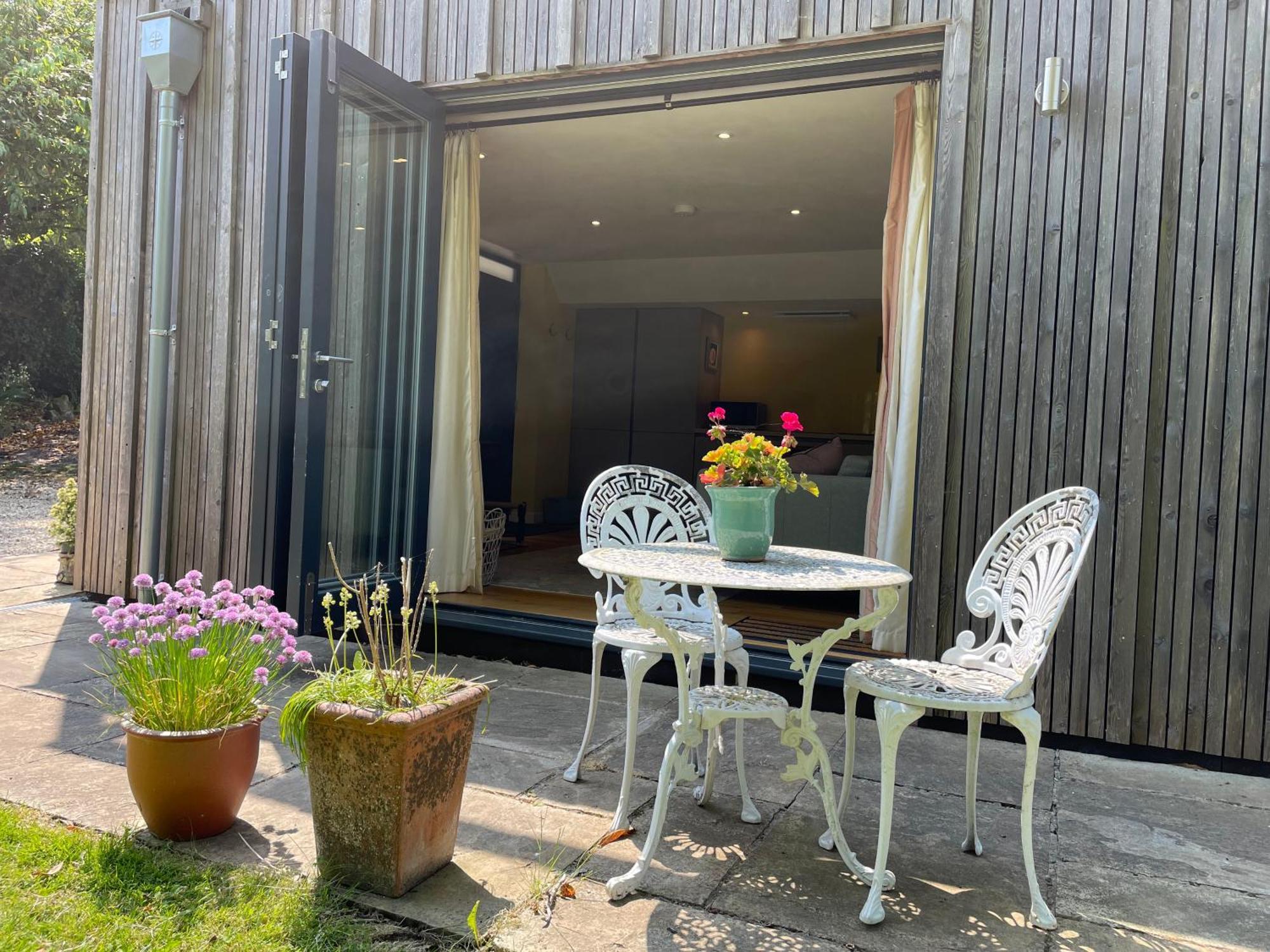 דירות Garden Hideaway, Self-Contained, Edge Of באת' מראה חיצוני תמונה